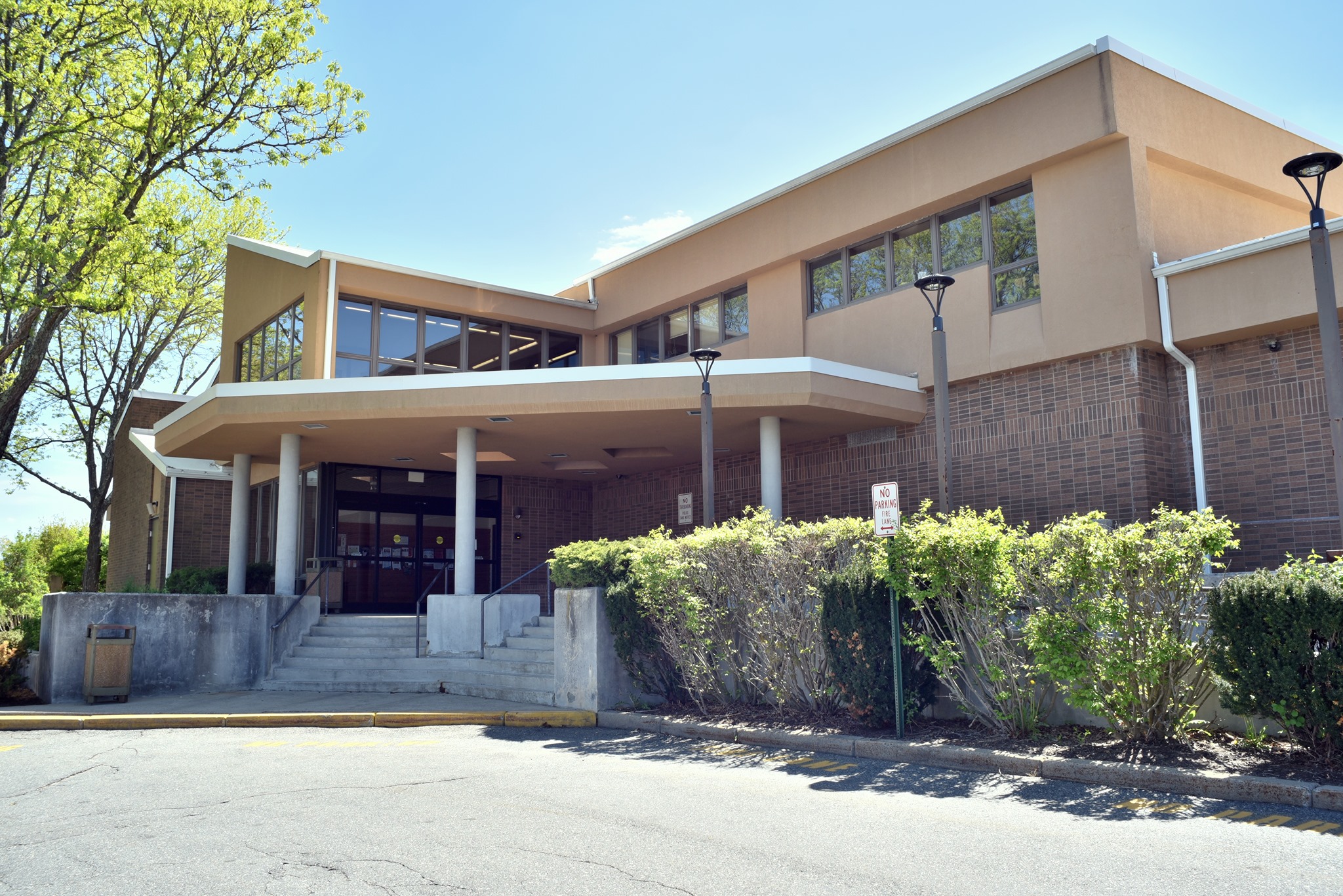 Mayor Salvatore Mancini Union Free Library
